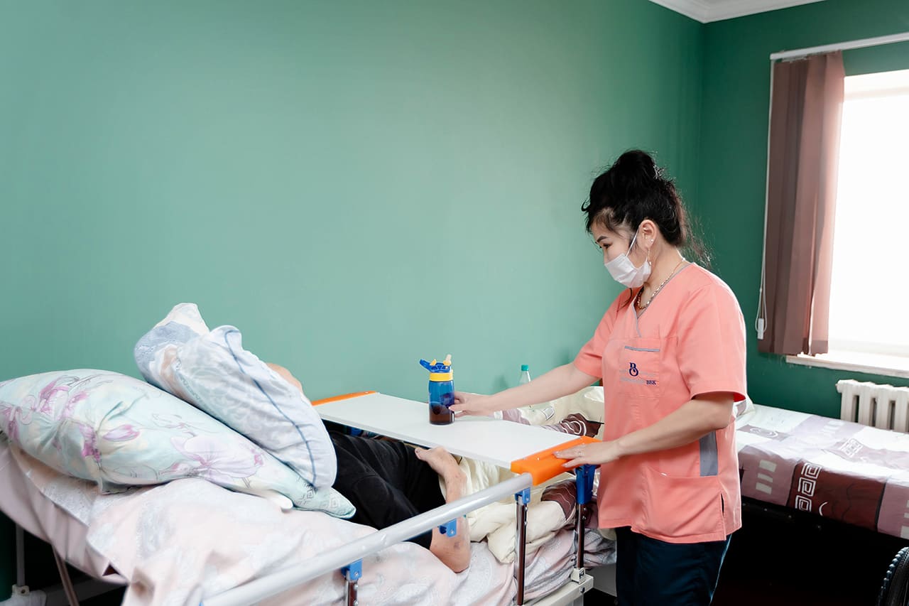 Жатып қалған жандарға жасалатын күтім